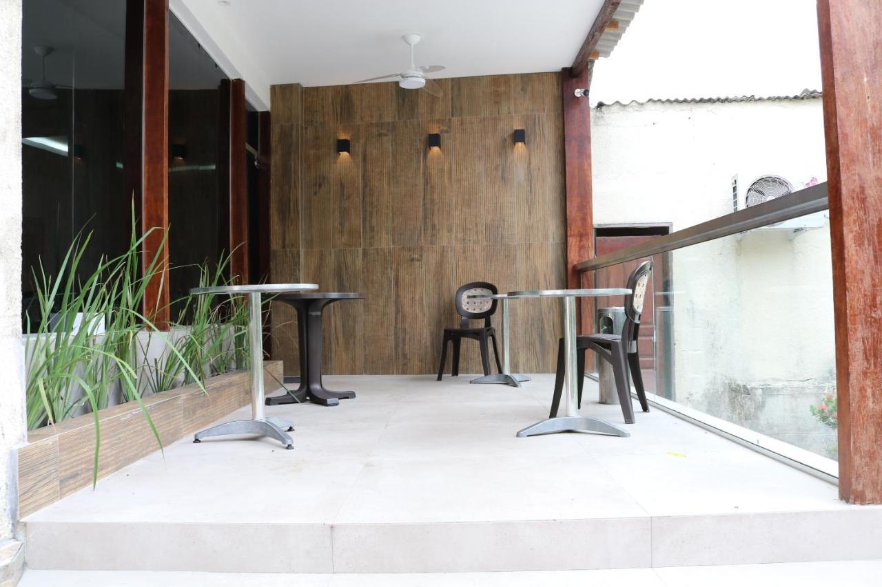 Mindu Park Hotel มาเนาส์ ภายนอก รูปภาพ
