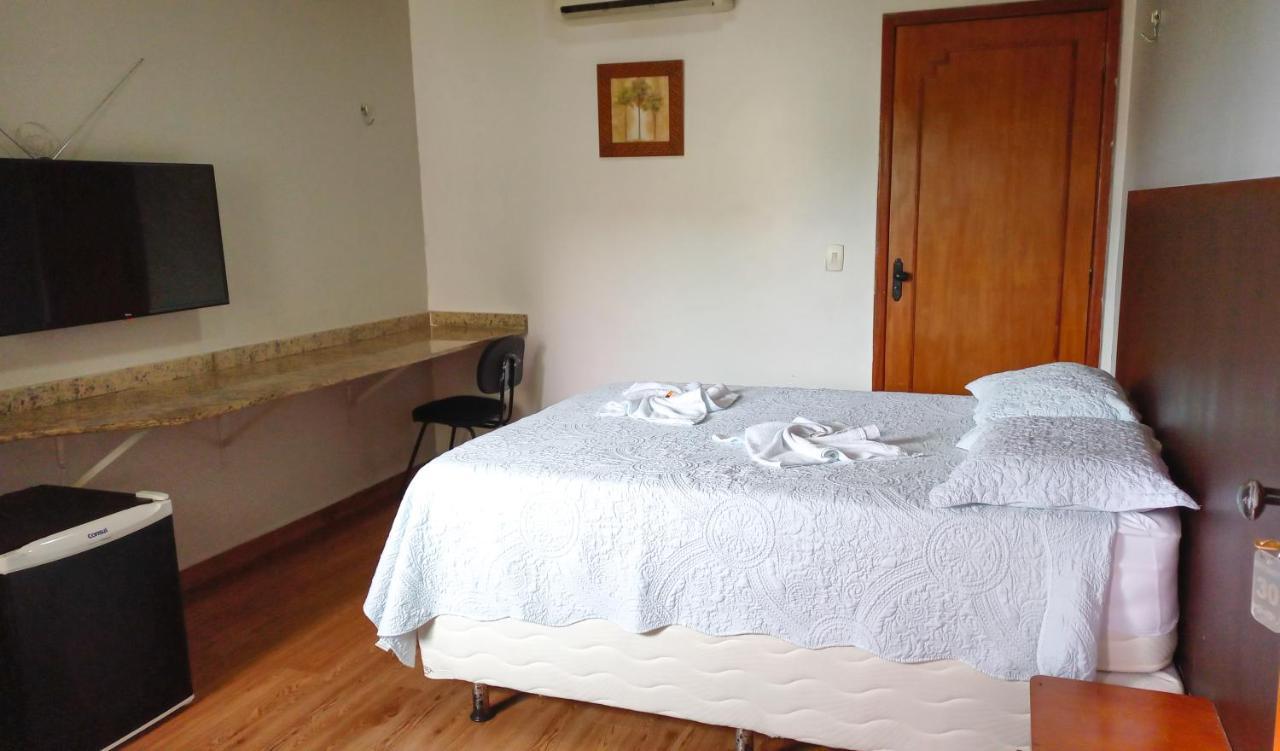 Mindu Park Hotel มาเนาส์ ภายนอก รูปภาพ